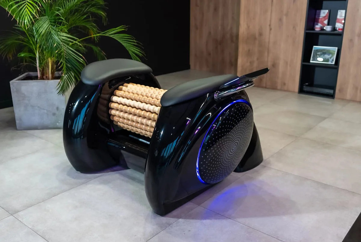 RollShaper met houten rollers in de salon